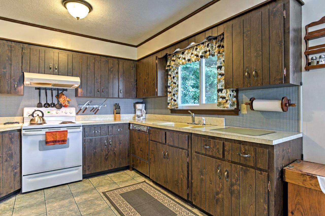 Secluded Mountain Home With Stunning Views And Deck! Bryson City Kültér fotó
